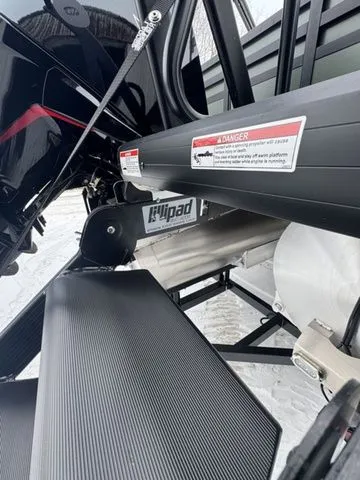 Slide: The Image of Viaggio X24Q Tri-Toon (27" Tubes) 2026 - 17