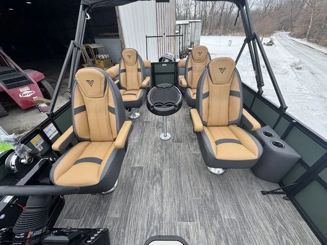 Slide: The Image of Viaggio X24Q Tri-Toon (27" Tubes) 2026 - 21