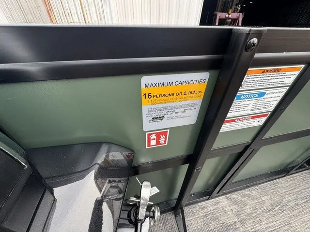 Slide: The Image of Viaggio X24Q Tri-Toon (27" Tubes) 2026 - 30