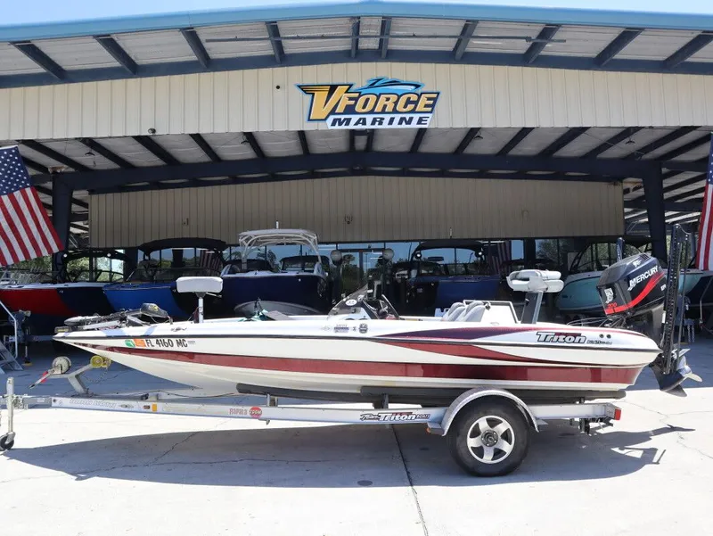 The Image of Triton Tr-19 2002 - 1