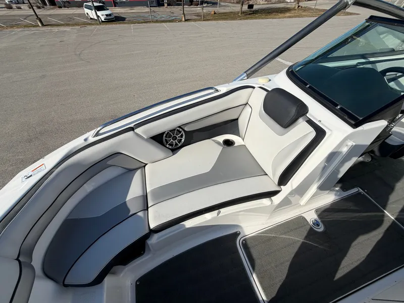 Slide: The Image of Yamaha 212X 2015 - 5
