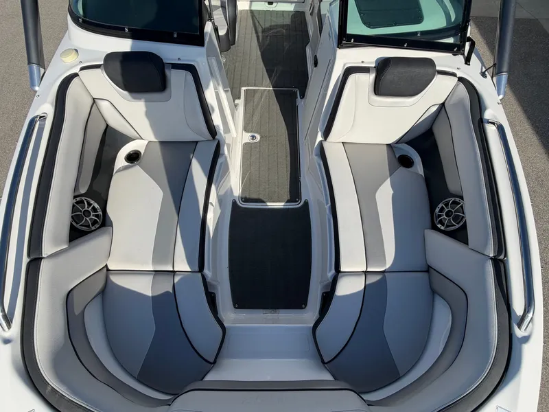 Slide: The Image of Yamaha 212X 2015 - 6