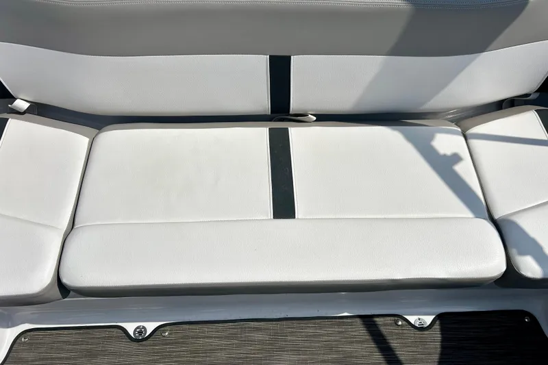 Slide: The Image of White and gray seating on 2017 Four Winns 180 Horizon boat. - 51