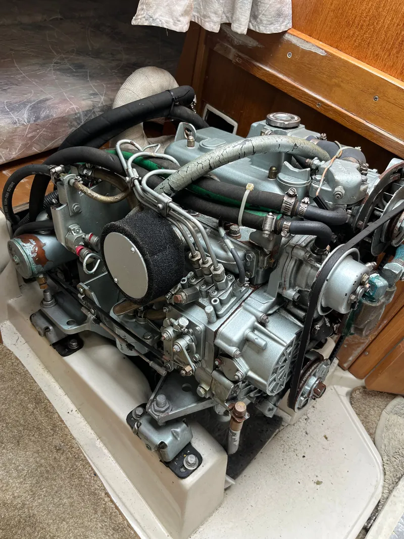 Slide: The Image of Engine of a 2000 Catalina 28 MkII sailboat. - 18
