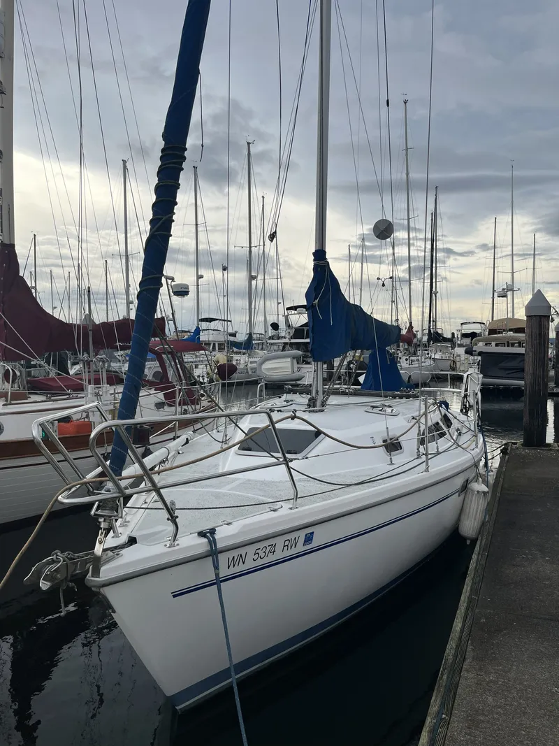 Slide: The Image of 2000 Catalina 28 MkII sailboat docked in marina. - 21