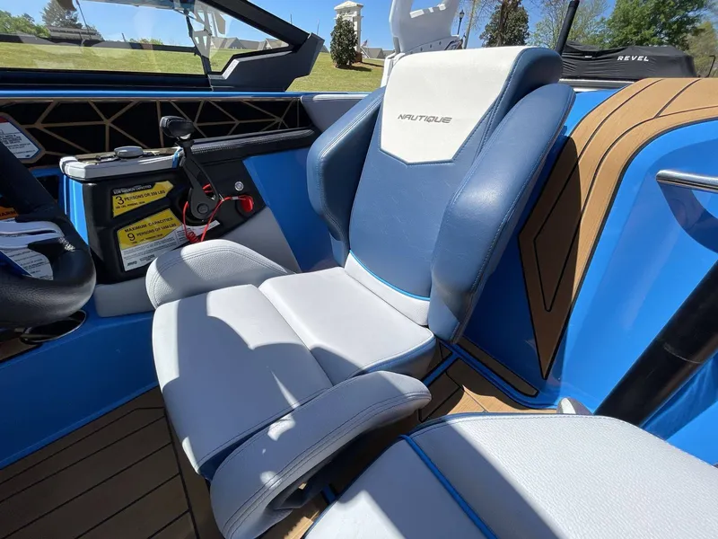 Slide: The Image of Nautique ski 200 2024 - 10