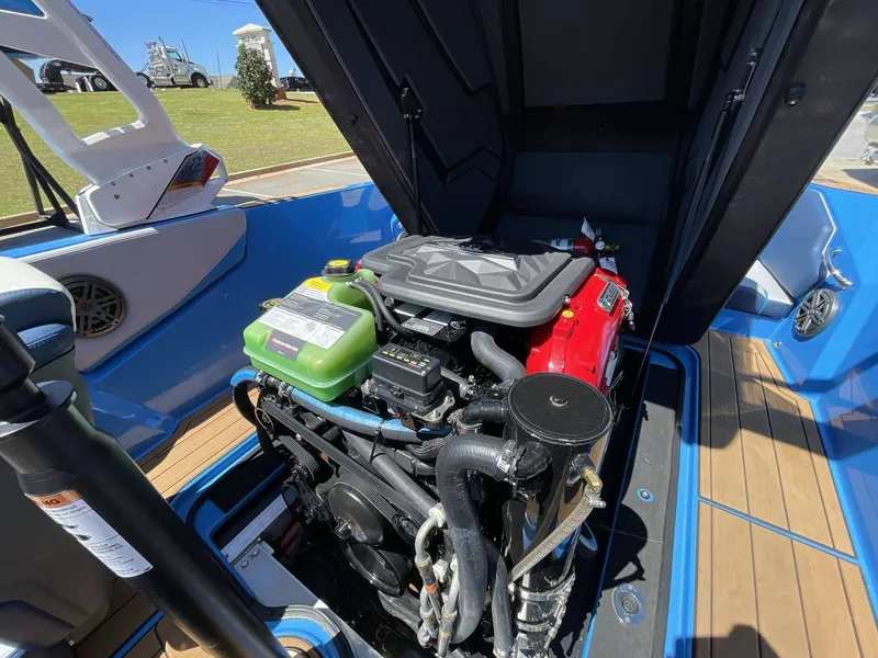 Slide: The Image of Nautique ski 200 2024 - 16