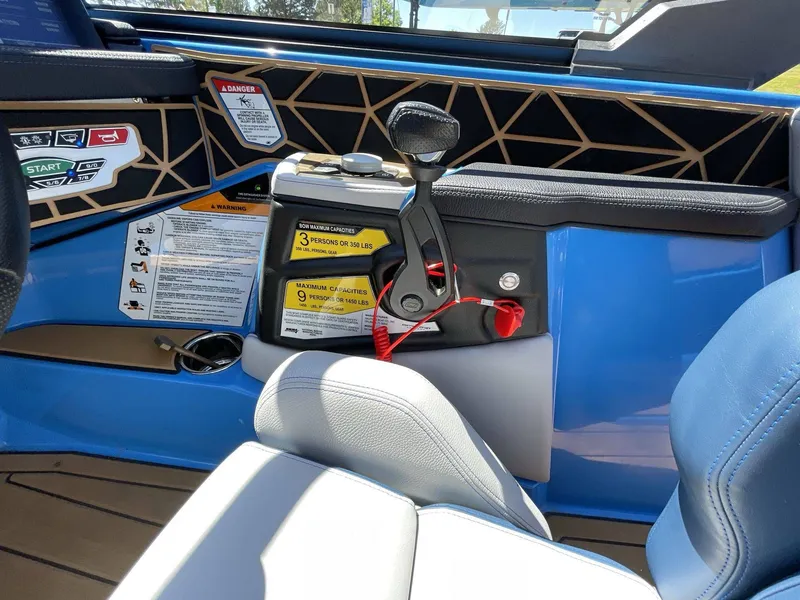 Slide: The Image of Nautique ski 200 2024 - 18