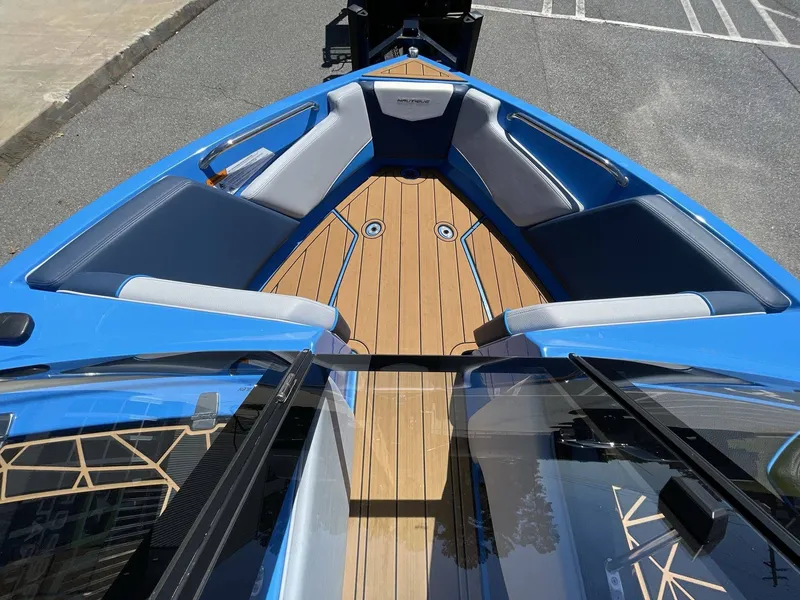 Slide: The Image of Nautique ski 200 2024 - 19