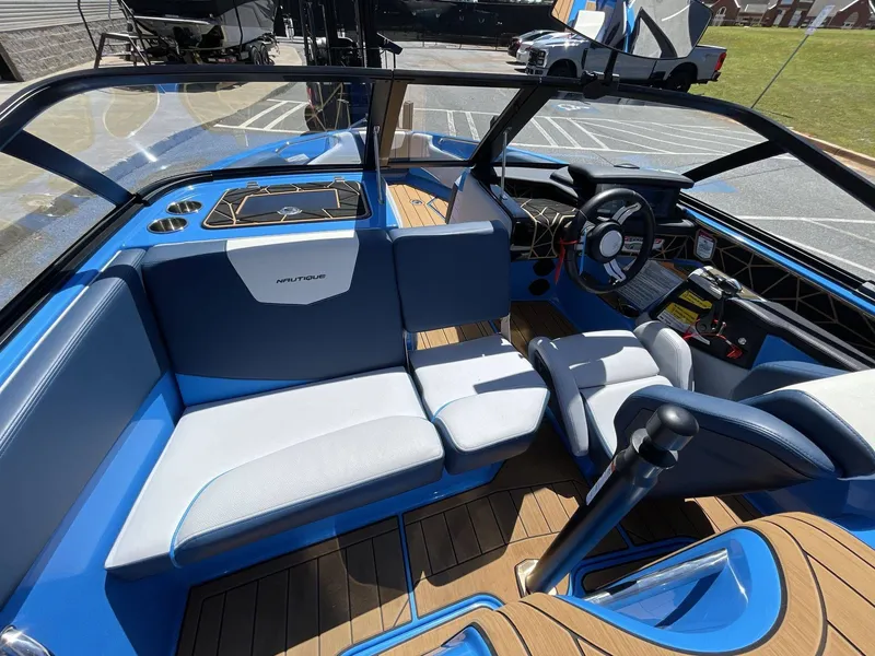 Slide: The Image of Nautique ski 200 2024 - 23