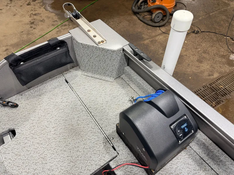 Slide: The Image of Crestliner 1650 Discovery Aluminum Fishing Boat - $13,995 2021 - 52