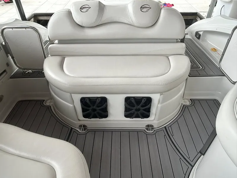 Slide: The Image of Crownline Boats Bowrider 320 LS 2008 - 4