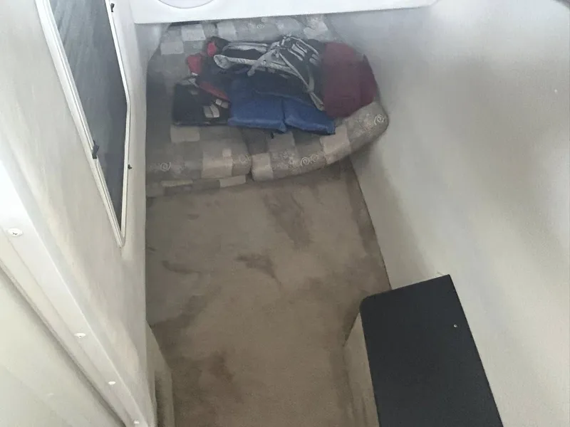 Slide: The Image of Crownline Boats Bowrider 320 LS 2008 - 5