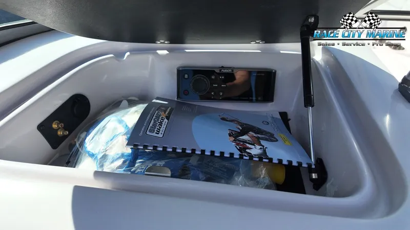 Slide: The Image of Nautique SV-211 2005 - 18
