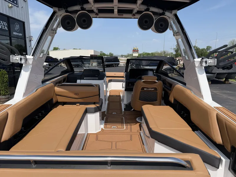 Slide: The Image of Cobalt R8 Surf 2026 - 10