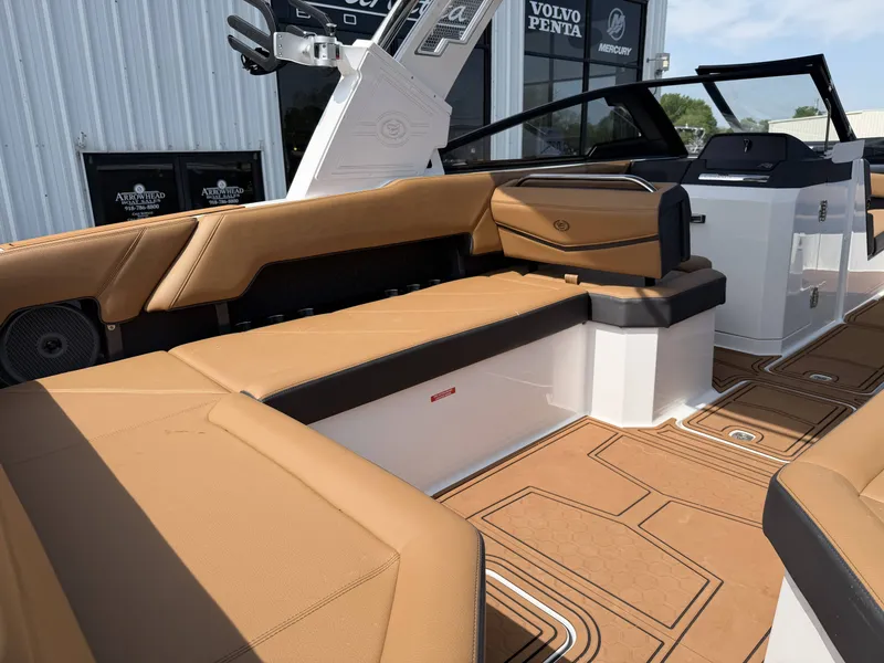 Slide: The Image of Cobalt R8 Surf 2026 - 11