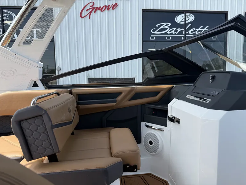 Slide: The Image of Cobalt R8 Surf 2026 - 12