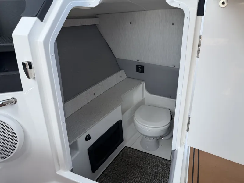 Slide: The Image of Cobalt R8 Surf 2026 - 16