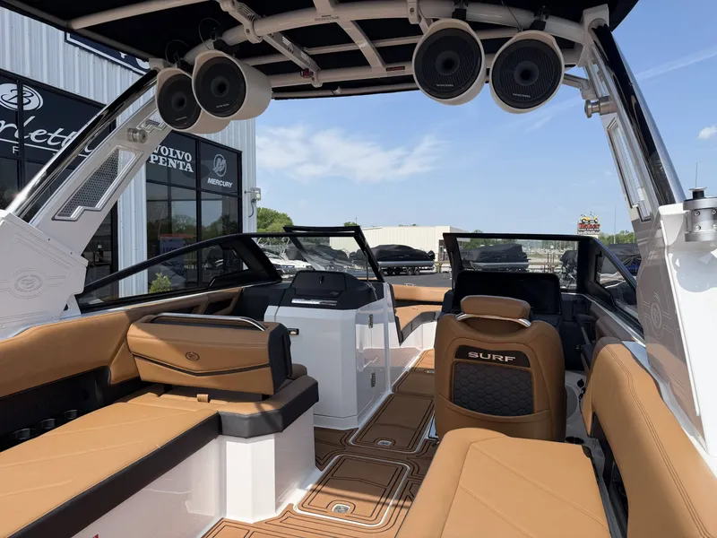 Slide: The Image of Cobalt R8 Surf 2026 - 24