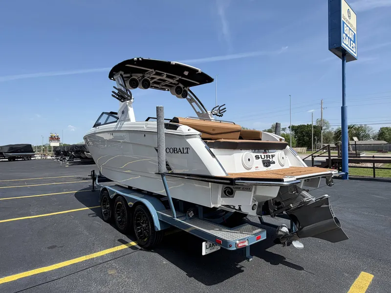 Slide: The Image of Cobalt R8 Surf 2026 - 6