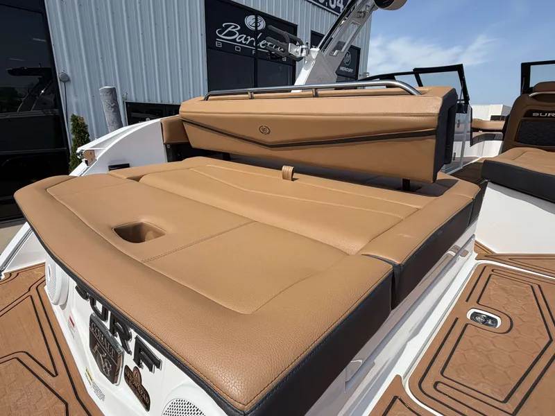 Slide: The Image of Cobalt R8 Surf 2026 - 9