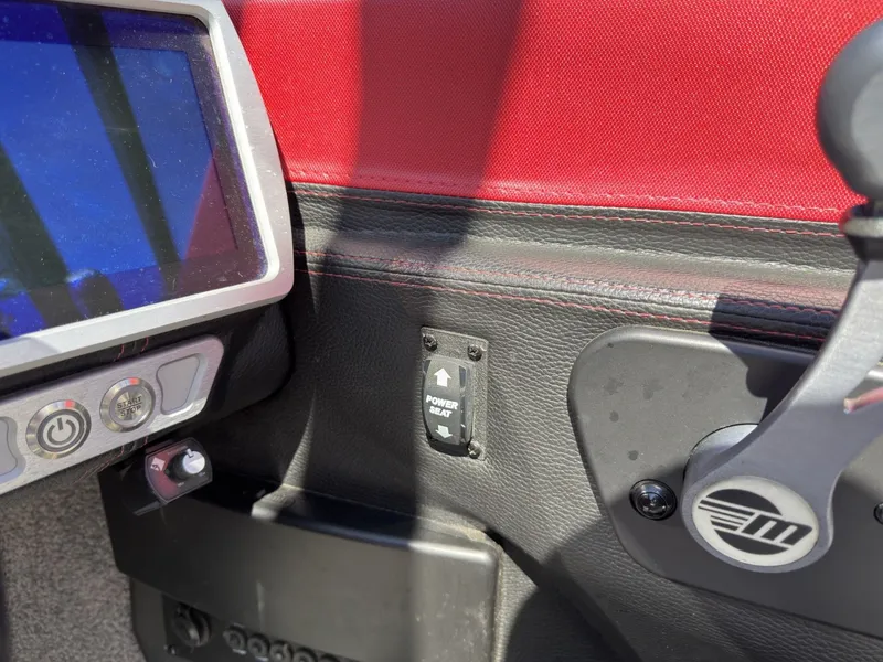 Slide: The Image of Malibu Wakesetter 23 LSV 2016 - 17