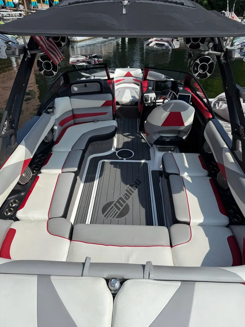 Slide: The Image of Malibu Wakesetter 23 LSV 2016 - 21