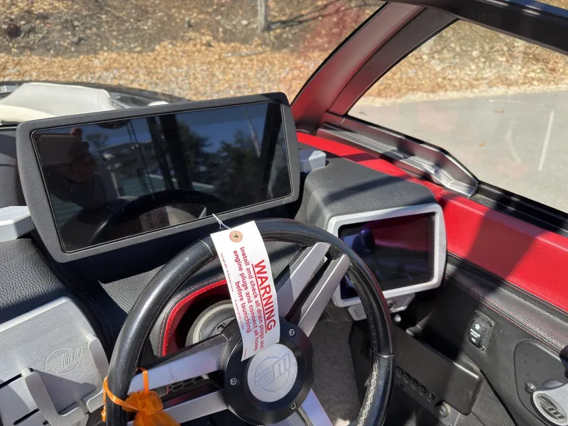 Slide: The Image of Malibu Wakesetter 23 LSV 2016 - 25