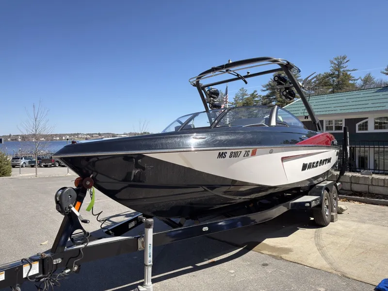 Slide: The Image of Malibu Wakesetter 23 LSV 2016 - 4