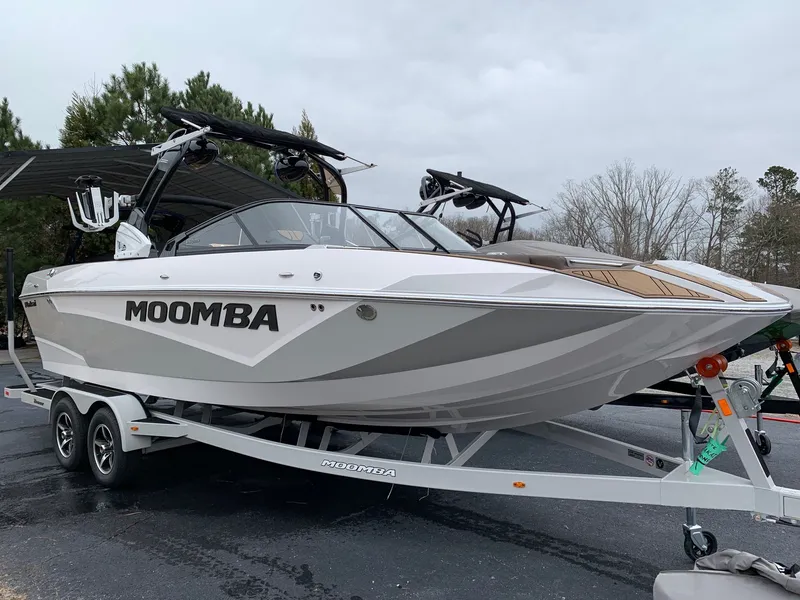 Slide: The Image of 2019 Moomba Makai boat on trailer, side view. - 34