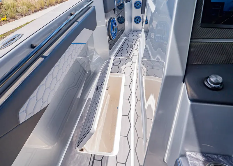 Slide: The Image of Fountain 38 SCX 2023 - 32