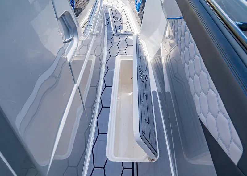 Slide: The Image of Fountain 38 SCX 2023 - 33