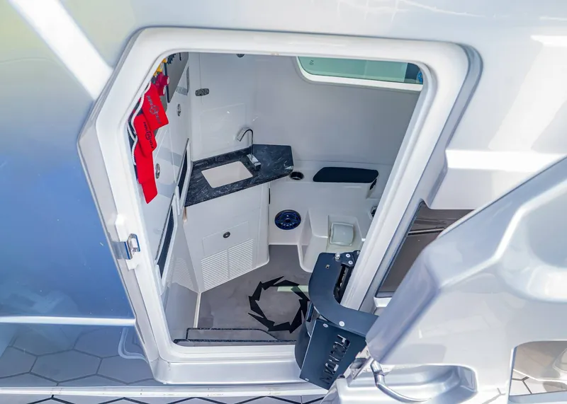 Slide: The Image of Fountain 38 SCX 2023 - 35