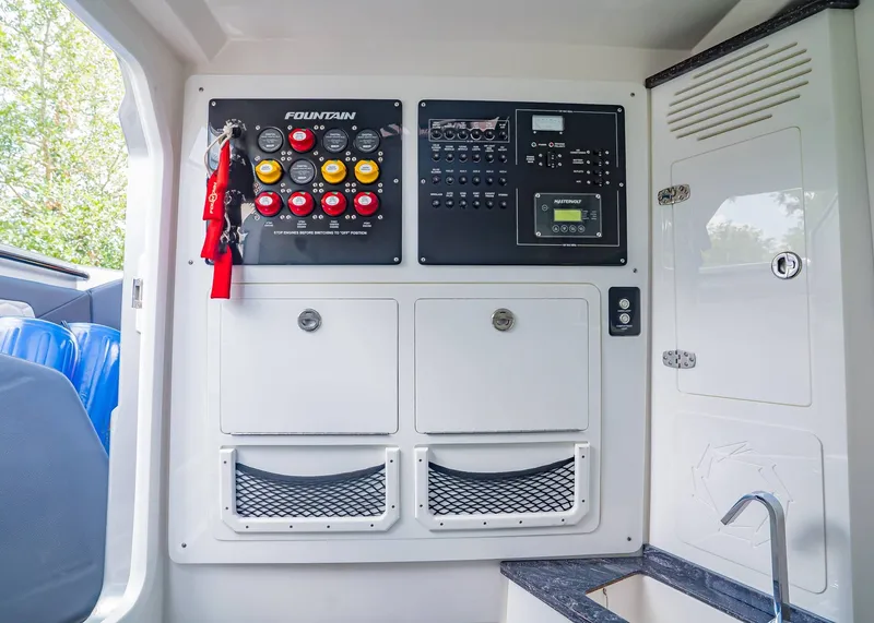 Slide: The Image of Fountain 38 SCX 2023 - 38