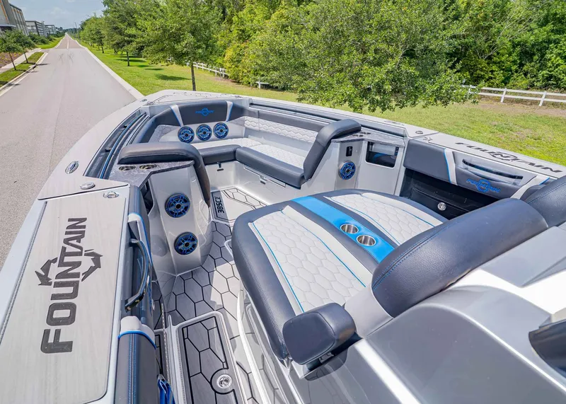 Slide: The Image of Fountain 38 SCX 2023 - 40