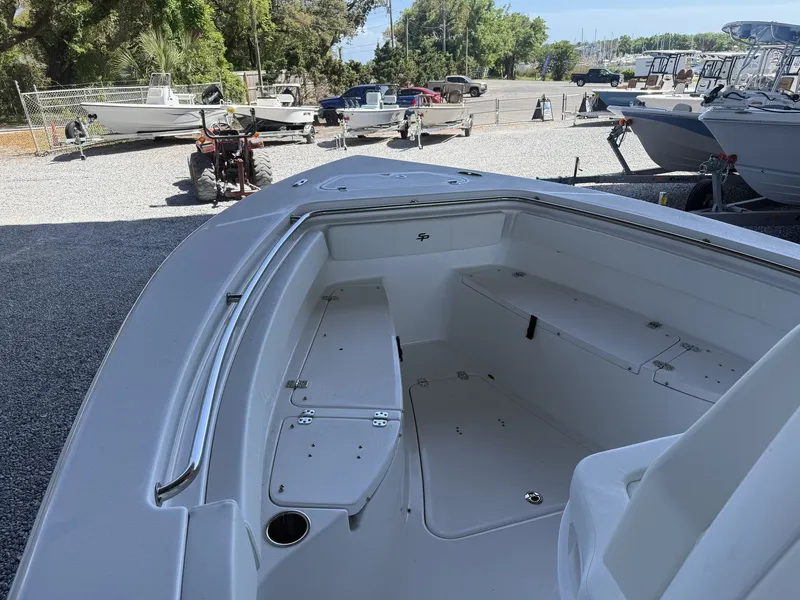 Slide: The Image of Sea Pro 242 DLX 2026 - 5