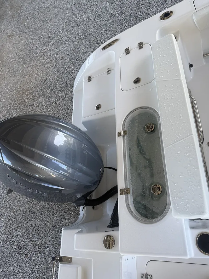 Slide: The Image of Sea Pro 222 Center Console 2026 - 10