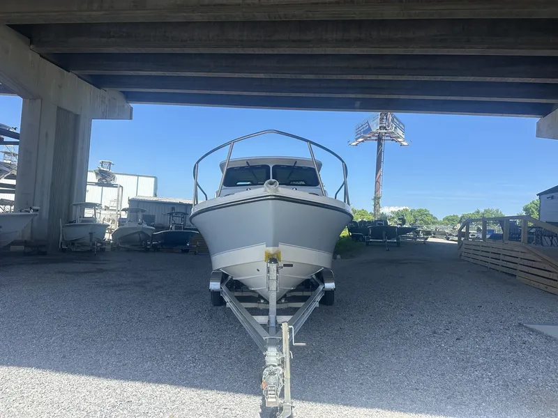 Slide: The Image of Parker Marine 227 Explorer WITH AC AND SEAKEEPER RIDE 2026 - 3