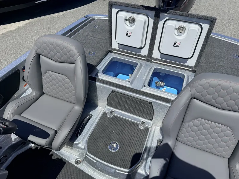 Slide: The Image of Interior of iKon Victory Series VLX20 boat, 2026 model. - 7