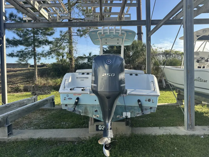 Slide: The Image of Sea Hunt Ultra 235 SE 2015 - 4