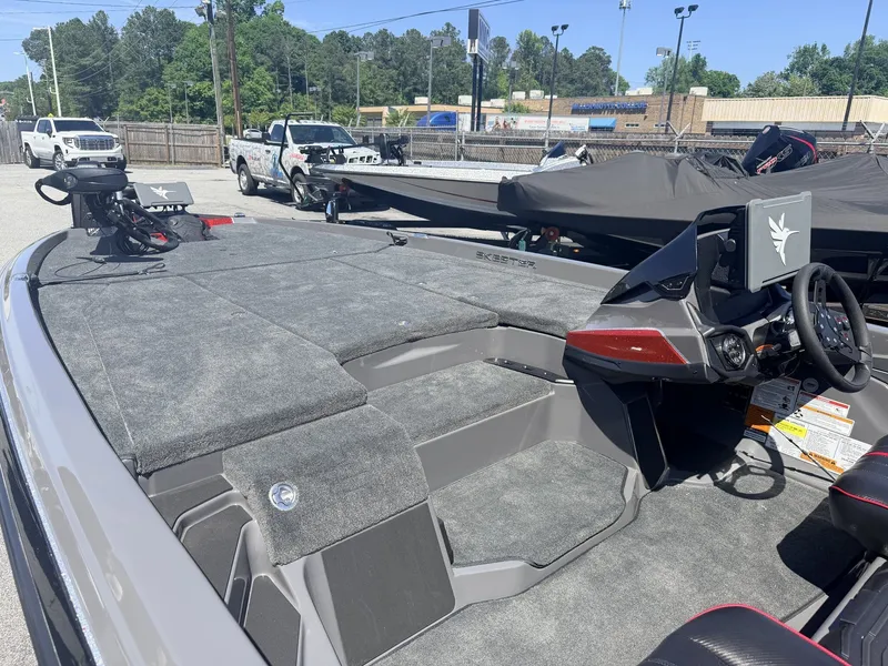 Slide: The Image of Skeeter ZXE21 SPECIAL COLOR OPTION! 2026 - 10