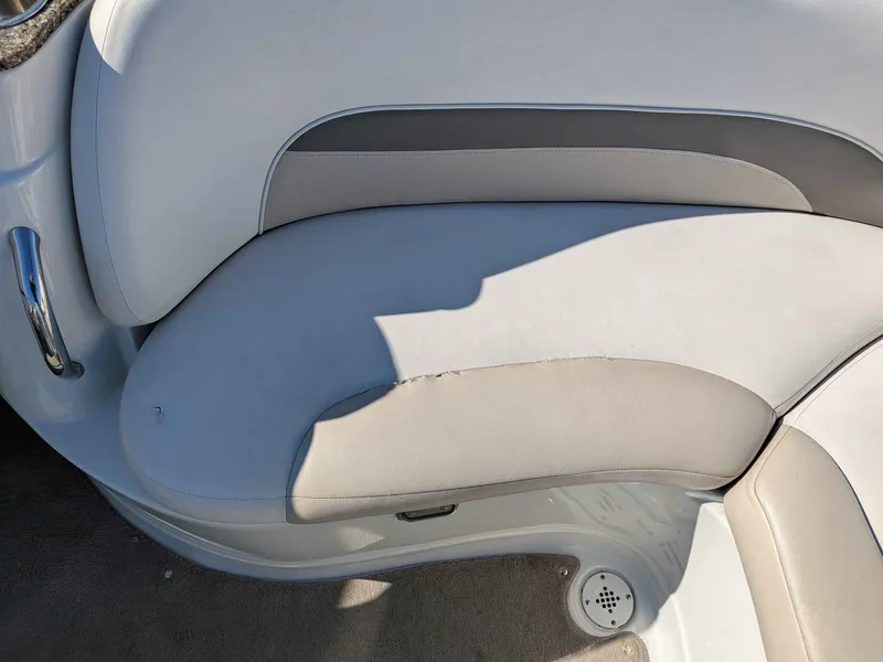 Slide: The Image of Crownline Boats 255 CCR 2007 - 11