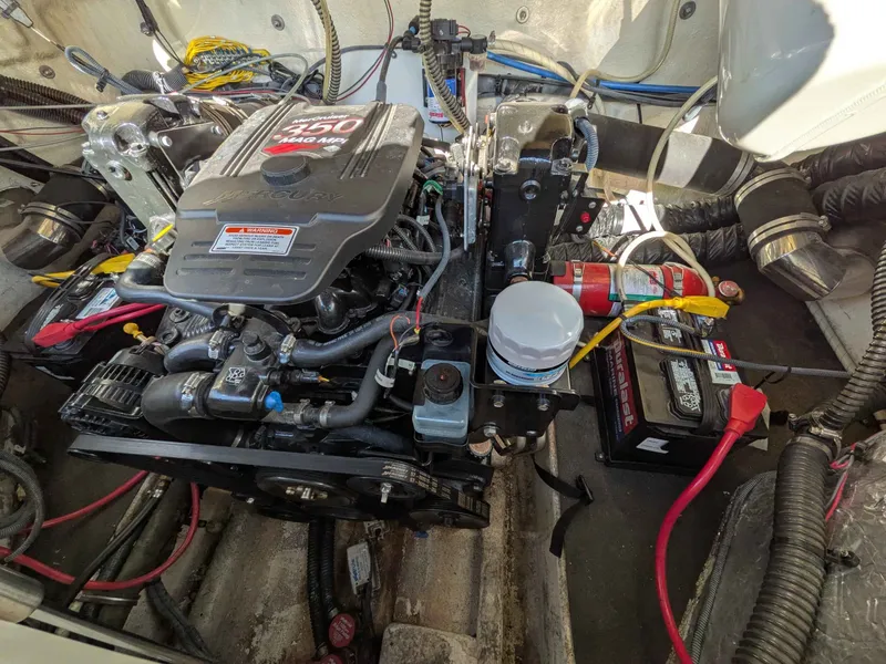 Slide: The Image of Crownline Boats 255 CCR 2007 - 14