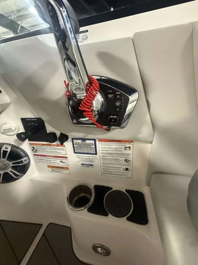 Slide: The Image of Sea Ray SDX 270 Surf 2025 - 10