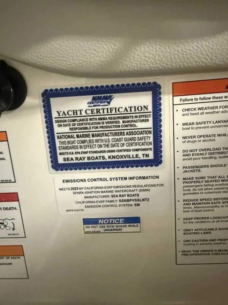 Slide: The Image of Sea Ray SDX 270 Surf 2025 - 26