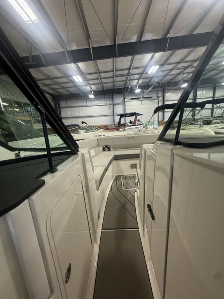 Slide: The Image of Sea Ray SDX 270 Surf 2025 - 8