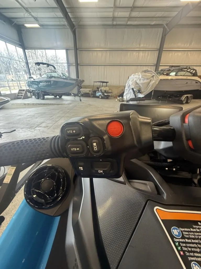 Slide: The Image of Sea-Doo RXT-X™ 325 Gulfstream Blue Premium 2026 - 13