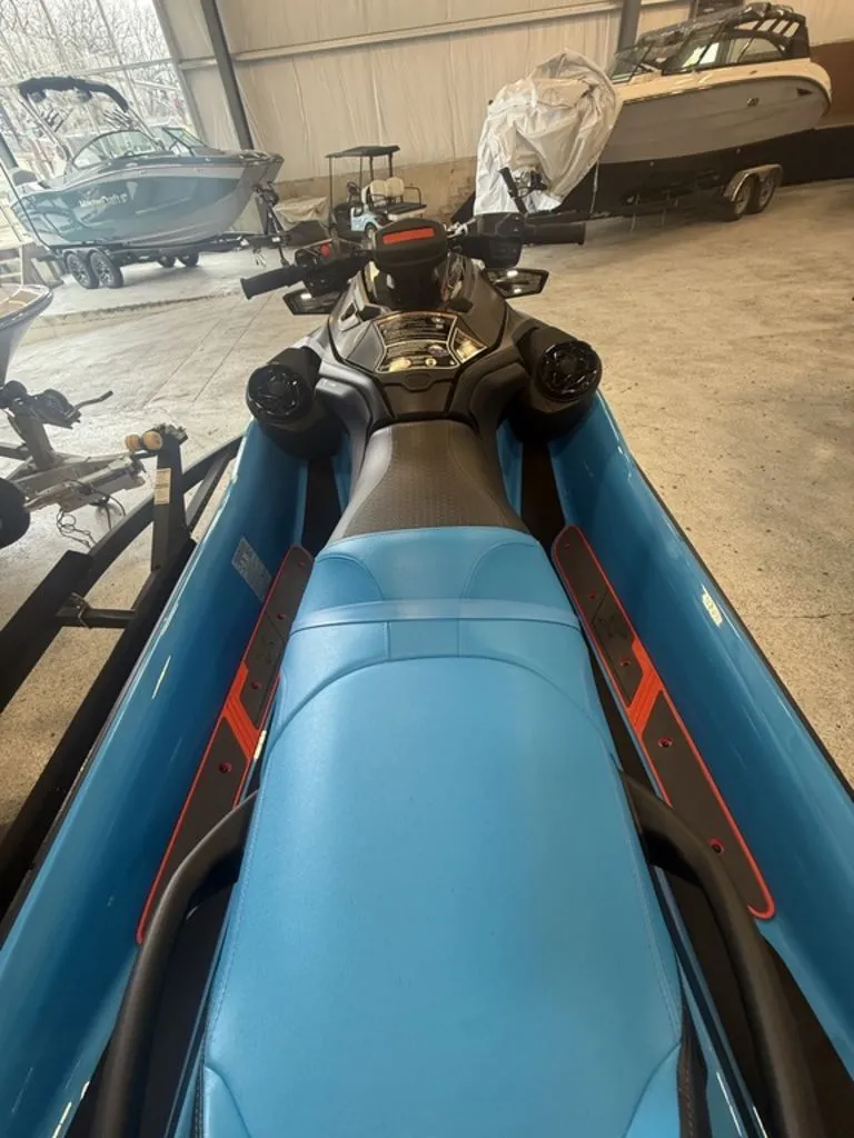 Slide: The Image of Sea-Doo RXT-X™ 325 Gulfstream Blue Premium 2026 - 6