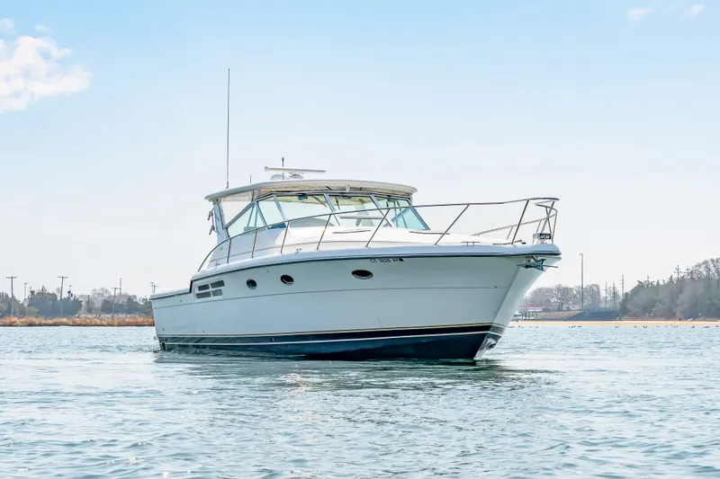 Slide: The Image of Tiara 4100 Open 2002 - 10