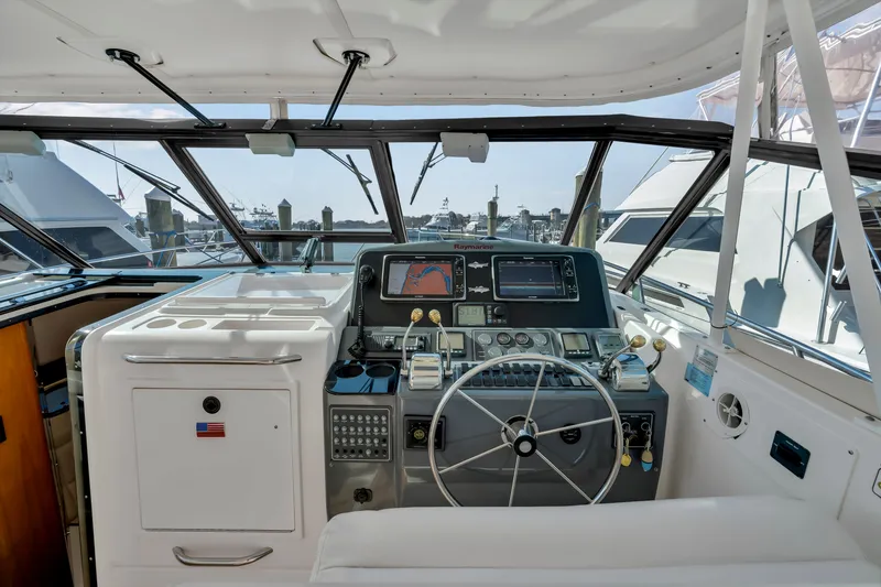 Slide: The Image of Tiara 4100 Open 2002 - 36